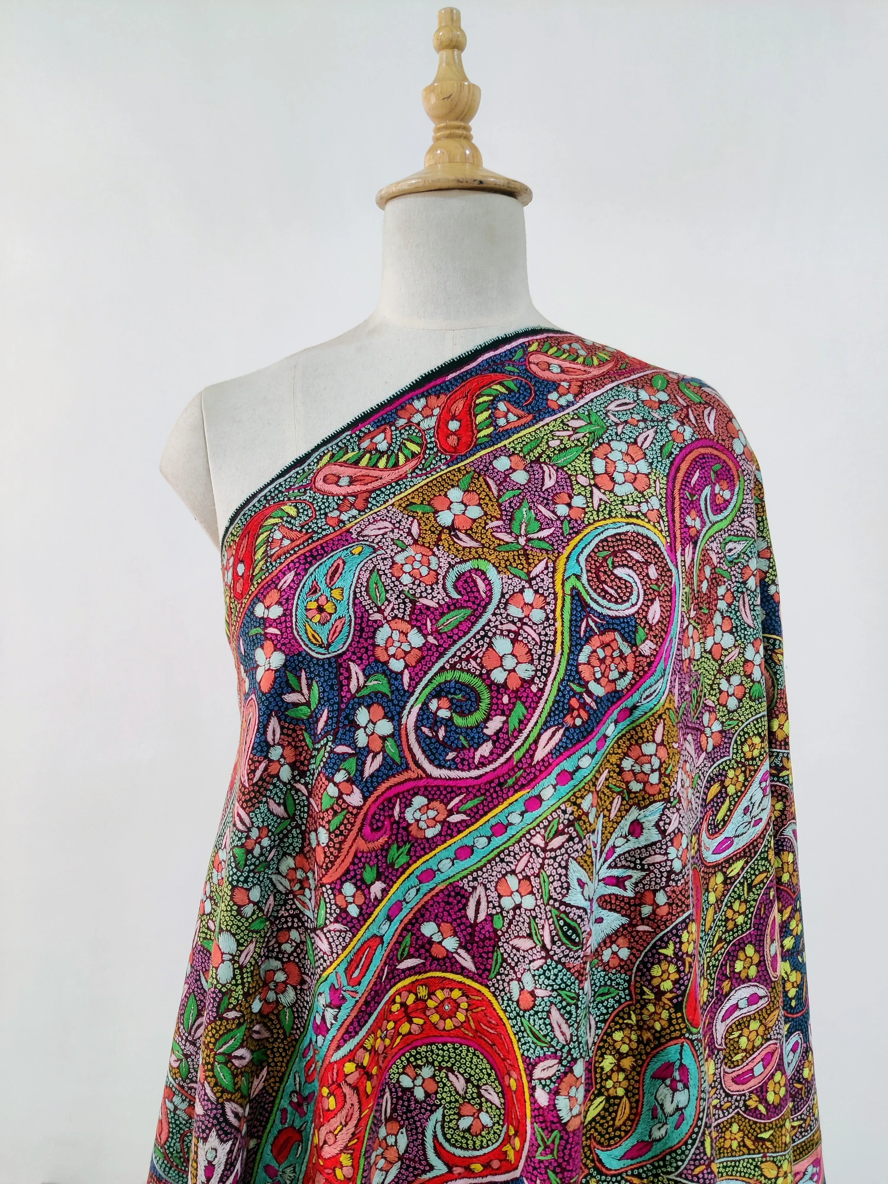 Bahaar-e-Kashmir Pure pashmina Sozni Shawl