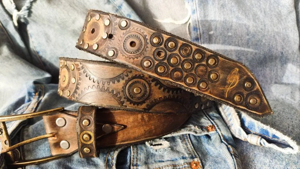 Handmade Leather Belt - Steampunk Style with Gears - 4.2 cm Wide - Brown with Silver & Brass Accents - Perfect for Bikers