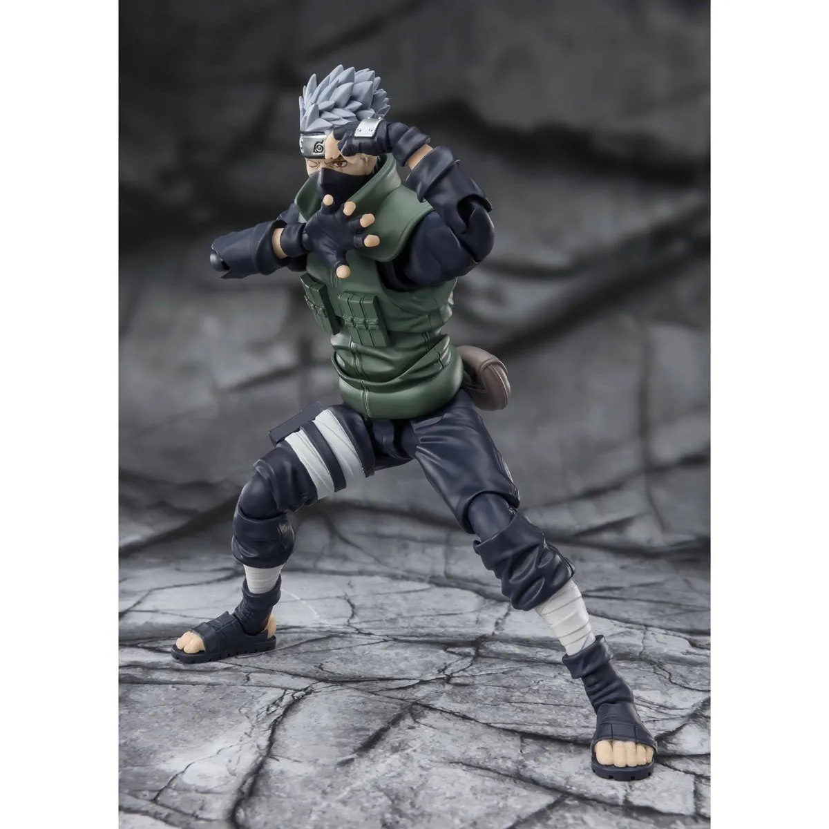 Naruto Kakashi Hatake S.H.Figuarts Figure by Bandai