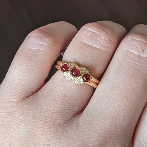 NATURAL RUBY DIAMOND CLUSTER RING VINTAGE 18k YELLOW GOLD COCKTAIL CABOCHON PAVE